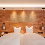 Loisi's Boutiquehotel Отель 4*